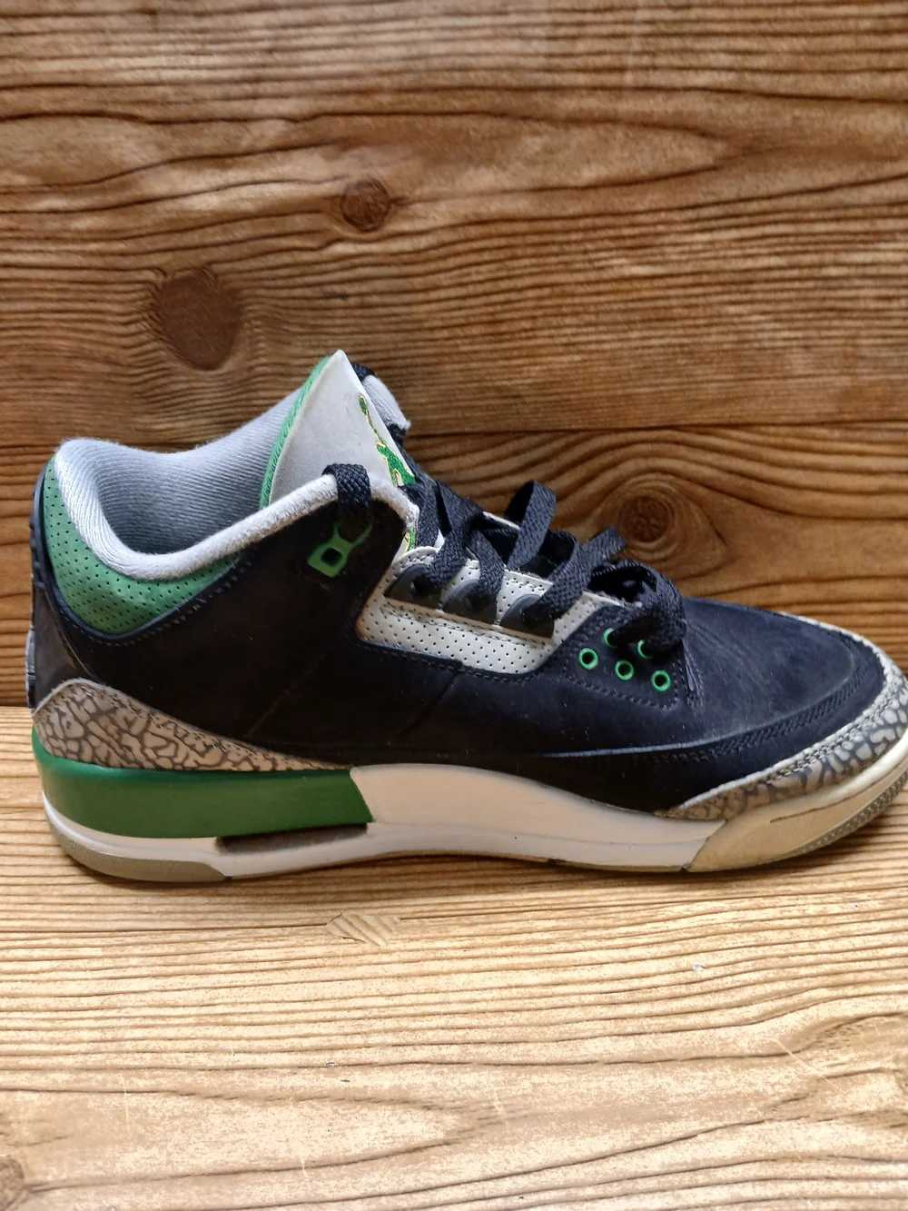Air Jordan 3 Retro Athletic Sneakers in Black and Green Accent